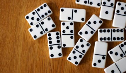 Teknik Lanjutan dalam Permainan Domino